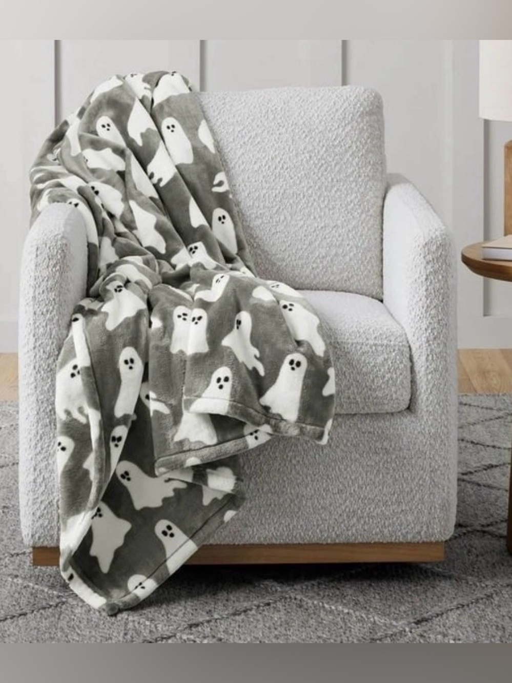 Member’s Mark NWT Ghost Pattern Lounge Throw